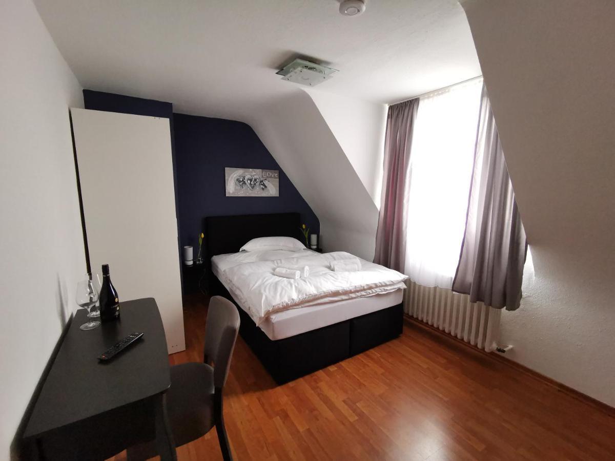 Hotel Zur Linde Rommerskirchen Exteriér fotografie