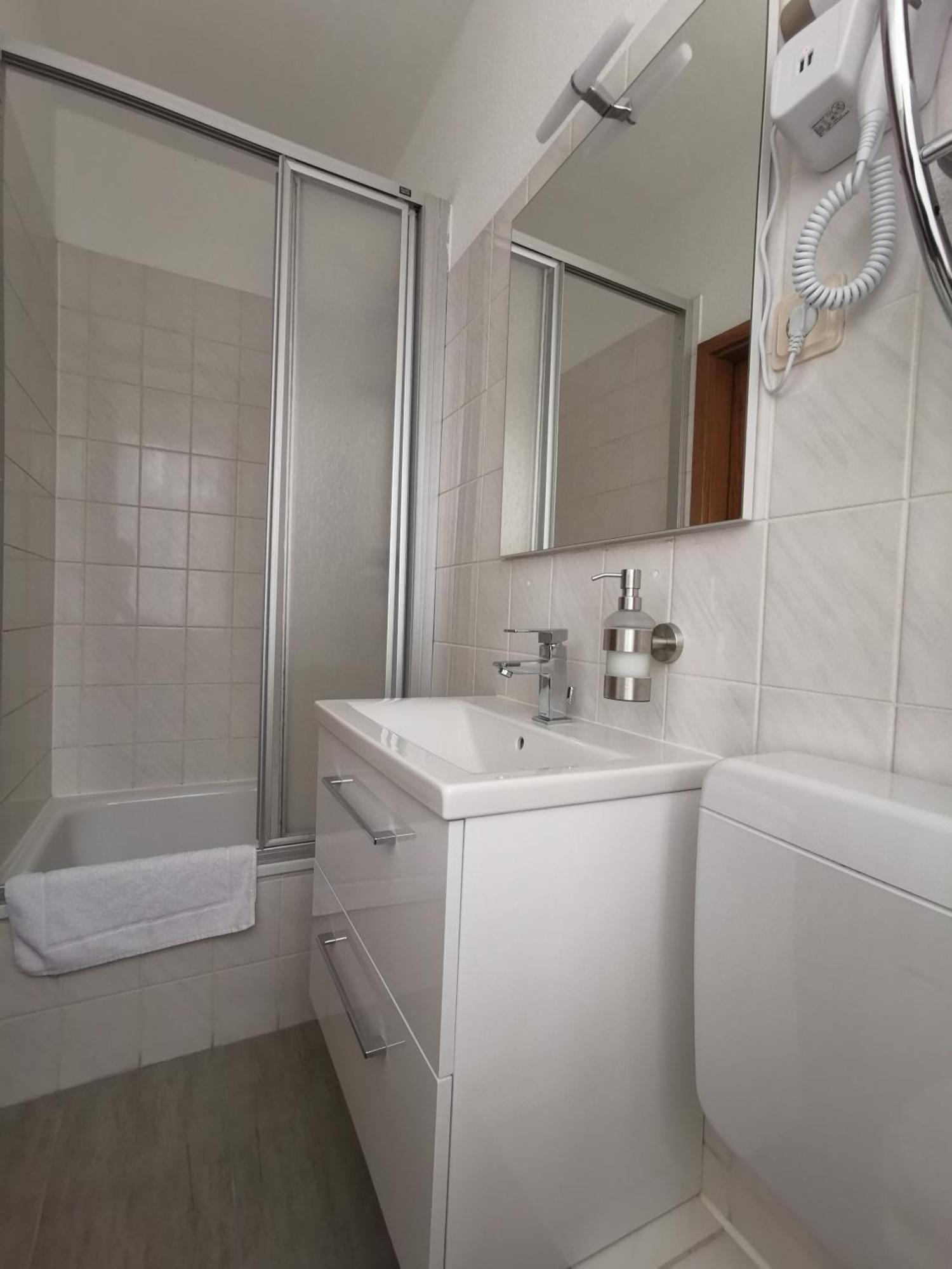 Hotel Zur Linde Rommerskirchen Pokoj fotografie